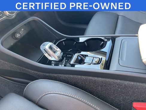 Certified 2025 Volvo XC40 B5 Plus AWD/4WD image 13