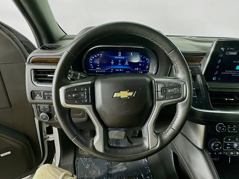Used 2024 Chevrolet Suburban Premier AWD/4WD image 12