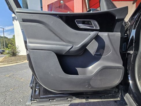 Used 2020 Jaguar F-PACE Premium image 13