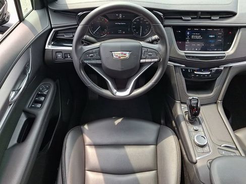 Certified 2024 Cadillac XT6 Luxury AWD/4WD image 11