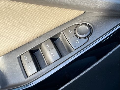 Used 2026 Chevrolet Equinox LT w/ Convenience Package II image 25