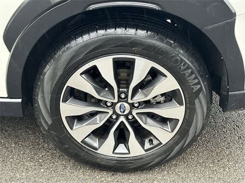 Certified 2025 Subaru Outback Limited image 5