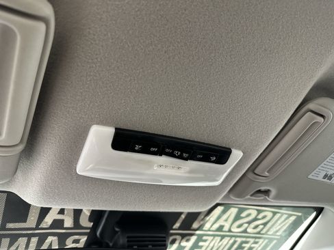 Used 2022 Nissan Versa SV w/ Trunk Package image 26