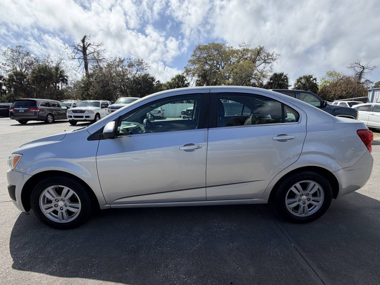 Used 2014 Chevrolet Sonic LT FWD image 5
