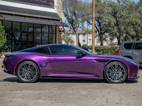 Used 2024 Aston Martin DB12 Coupe image 14