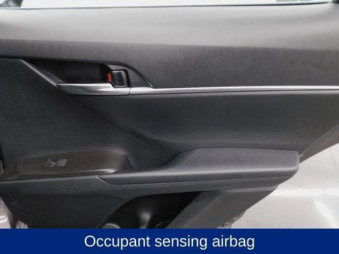 Used 2024 Toyota Camry SE image 29