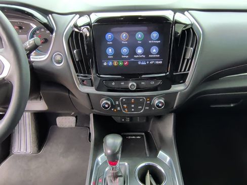 Used 2022 Chevrolet Traverse RS image 22