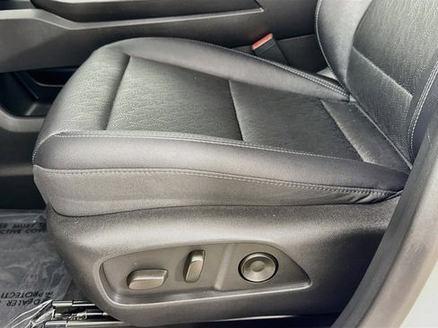 Used 2025 Chevrolet Equinox LT w/ Convenience Package II AWD/4WD image 20