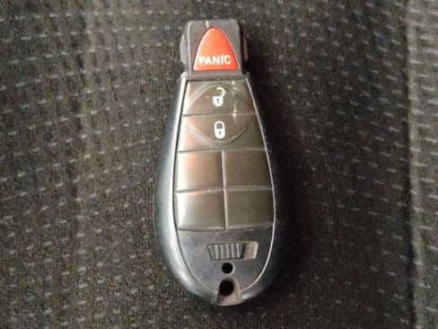 Used 2018 Dodge Grand Caravan SE w/ UConnect Hands-Free Group FWD image 32