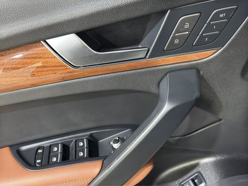 Used 2022 Audi Q5 2.0T Premium Plus w/ Premium Plus Package image 12