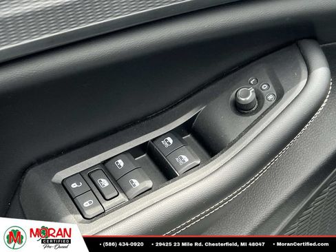 Used 2024 Jeep Grand Cherokee L Altitude AWD/4WD image 15