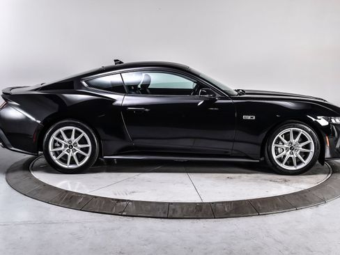 Used 2024 Ford Mustang GT Premium RWD image 7