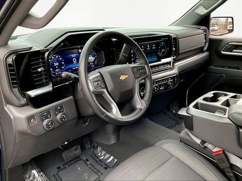 Used 2023 Chevrolet Silverado 1500 LT image 12