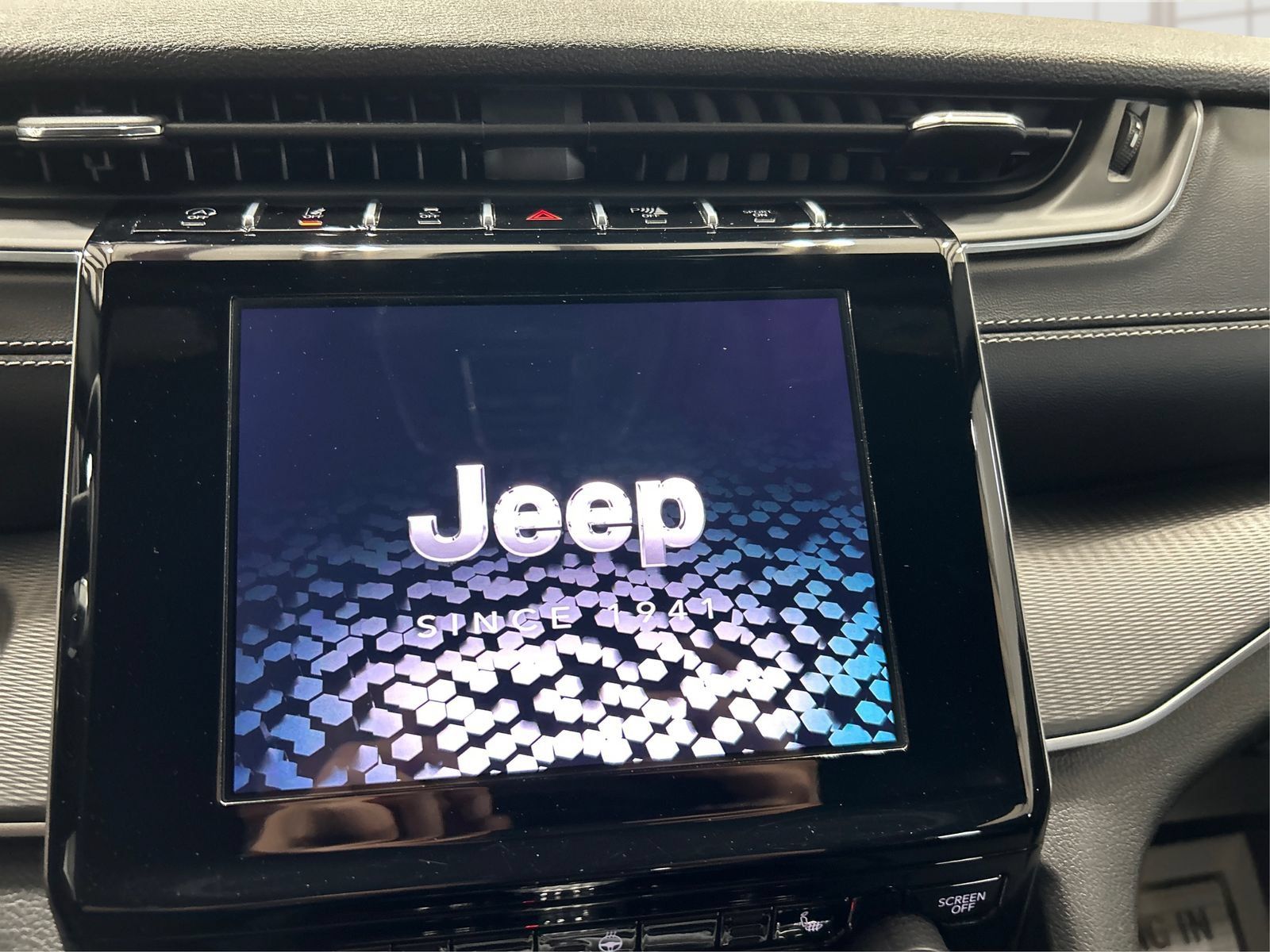 Used 2024 Jeep Grand Cherokee L Laredo AWD/4WD image 13