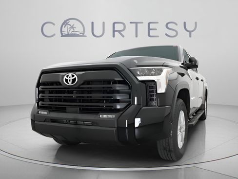 Used 2025 Toyota Tundra SR5 w/ SR5 Convenience Package RWD image 11