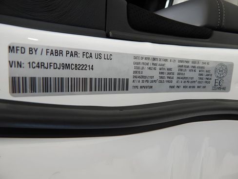 Used 2021 Jeep Grand Cherokee SRT AWD/4WD image 13