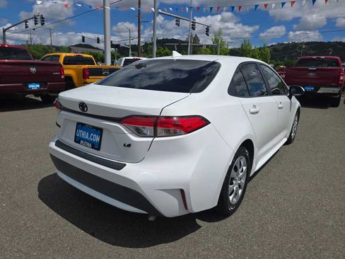 Used 2020 Toyota Corolla LE w/ Carpet Mat Package (TMS) FWD image 5