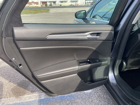 Used 2014 Ford Fusion Titanium image 12