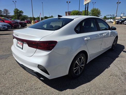 Used 2022 Kia Forte LXS FWD image 5