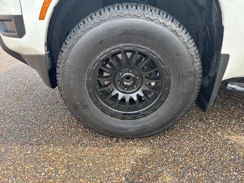 Used 2026 Nissan Frontier S RWD image 16