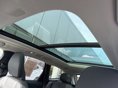 Certified 2025 Volvo XC60 B5 Plus image 25