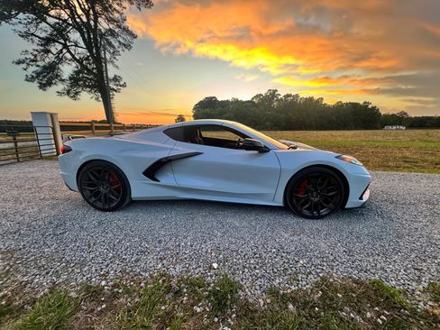 Used 2021 Chevrolet Corvette Stingray Preferred Cpe w/ Z51 Performance Package RWD image 8