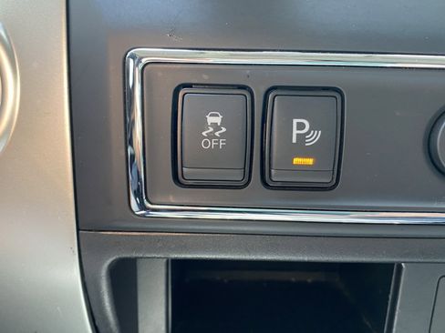 Used 2021 Nissan Titan SV w/ Accessory Utility Package image 33