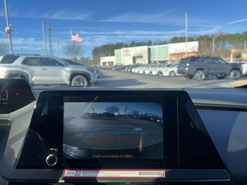 Certified 2025 Toyota Prius XLE image 14