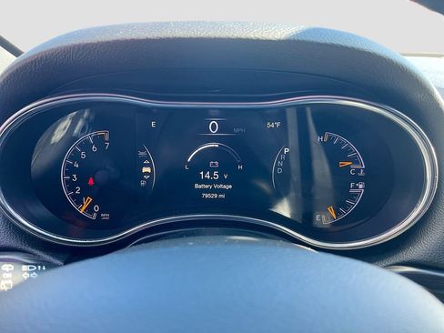 Used 2019 Jeep Grand Cherokee Laredo image 12