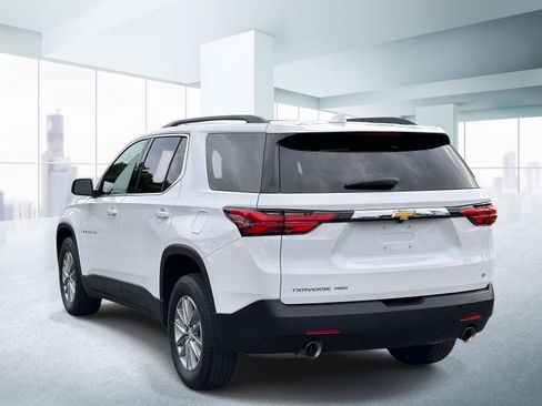 Used 2023 Chevrolet Traverse LT AWD/4WD image 3