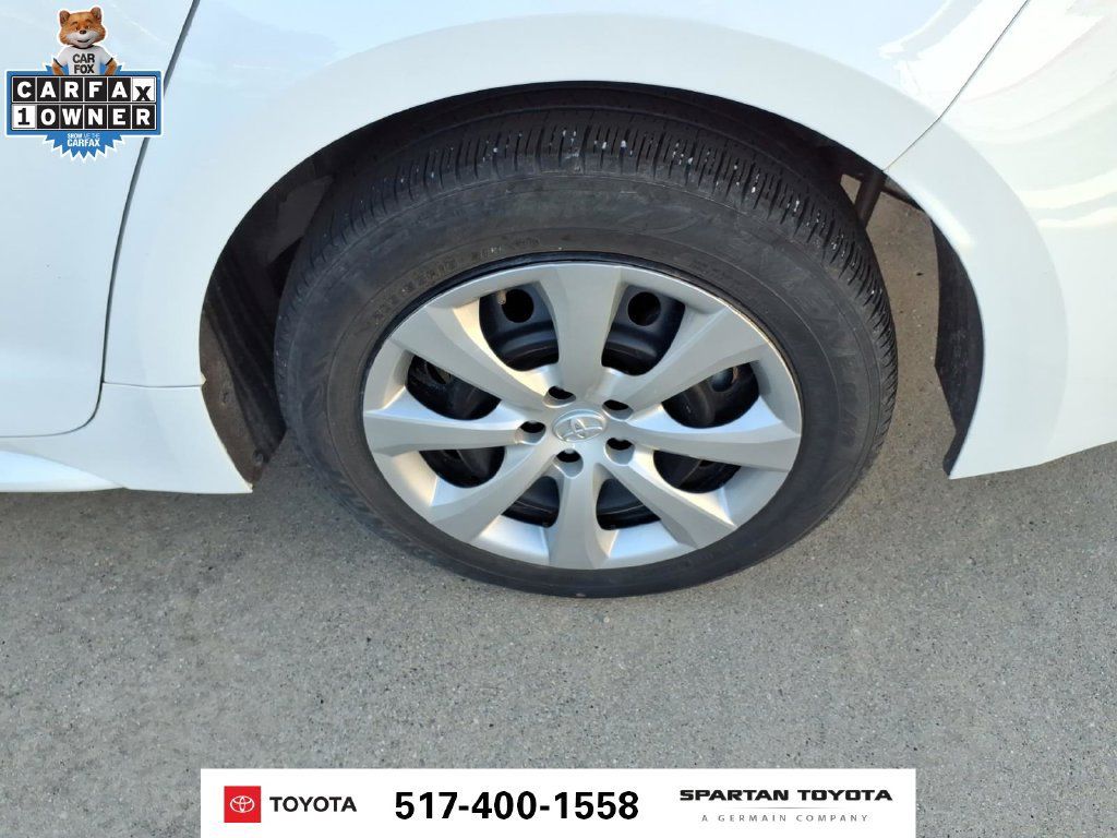 Used 2025 Toyota Corolla LE FWD image 11