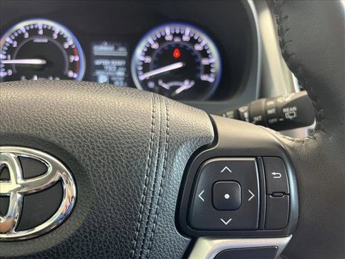 Used 2016 Toyota Highlander Plus image 20