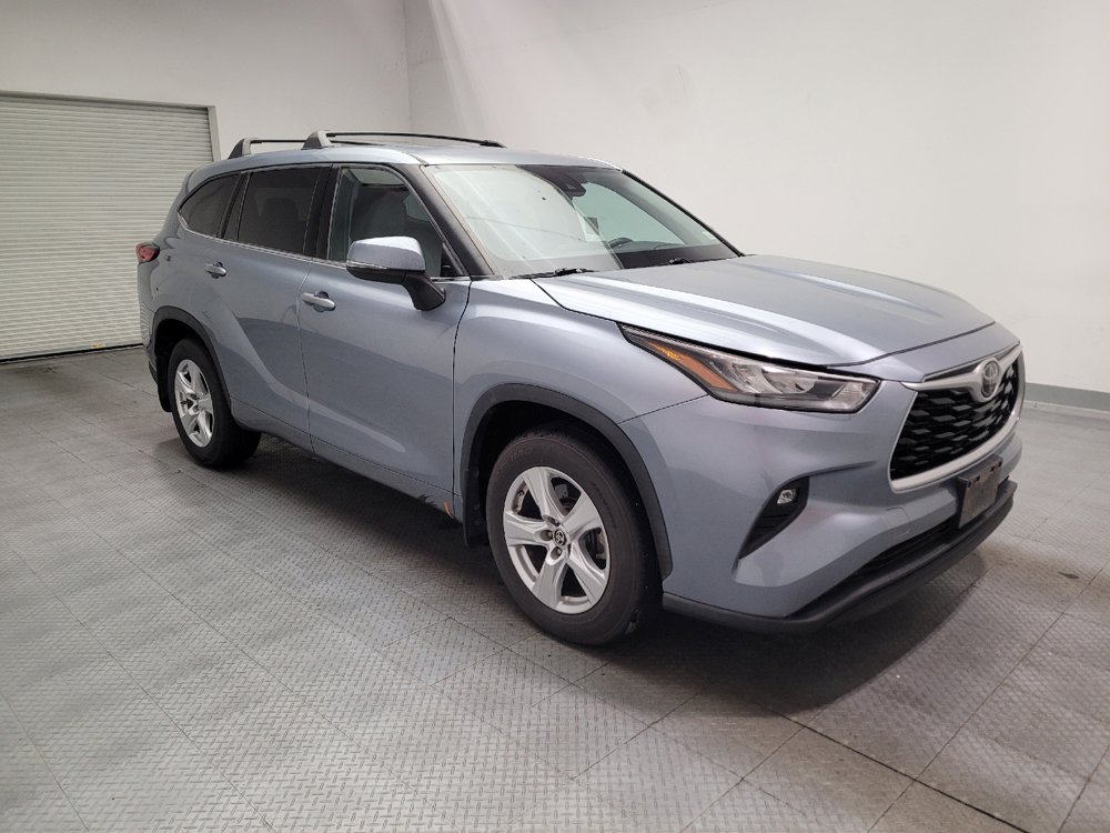 Used 2020 Toyota Highlander LE FWD image 13