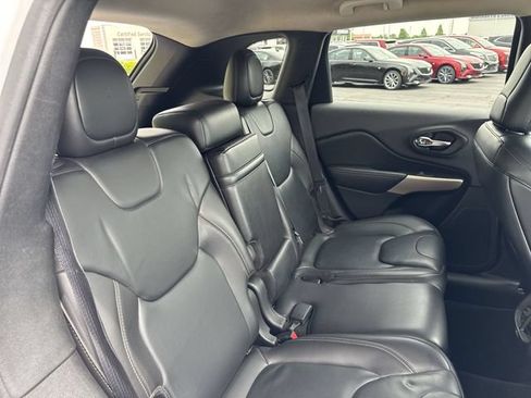 Used 2017 Jeep Cherokee Limited AWD/4WD image 15