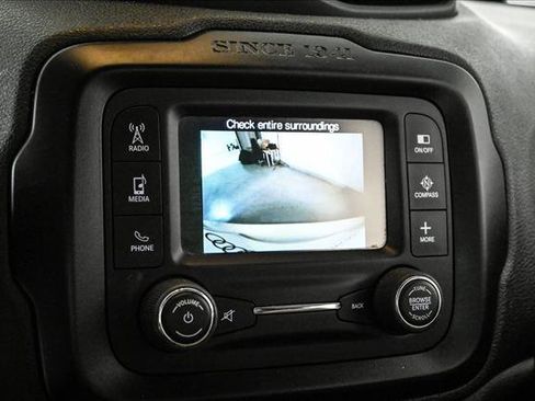 Used 2015 Jeep Renegade Latitude image 14