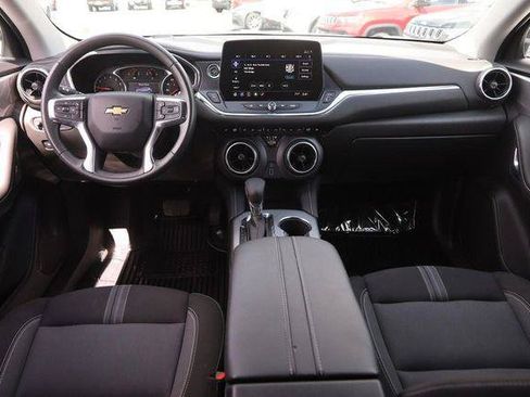 Used 2025 Chevrolet Blazer LT AWD/4WD image 20