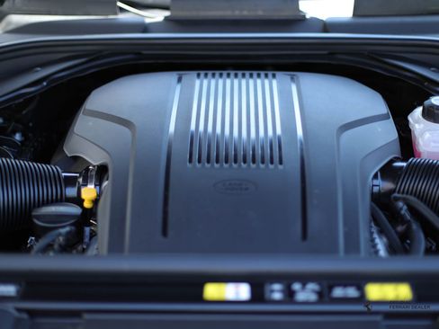 Used 2025 Land Rover Range Rover Autobiography image 13