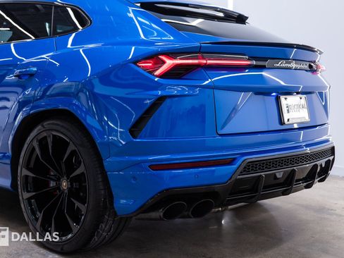 Used 2022 Lamborghini Urus AWD/4WD image 9