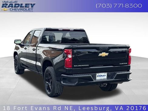 Used 2023 Chevrolet Silverado 1500 Custom image 3