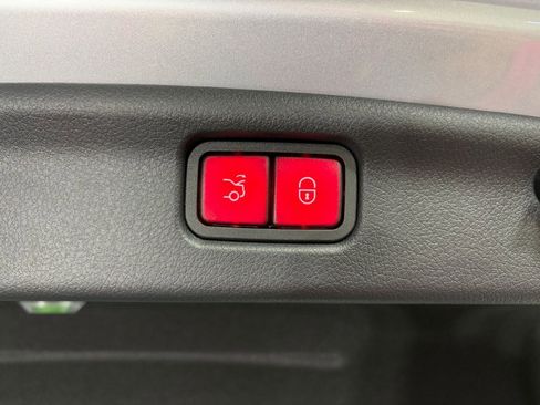 Used 2023 Mercedes-Benz C 43 AMG 4MATIC Sedan image 36