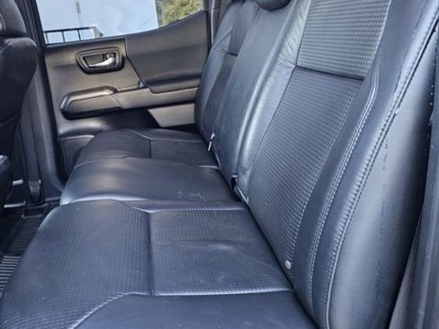 Used 2020 Toyota Tacoma 2WD Double Cab image 21