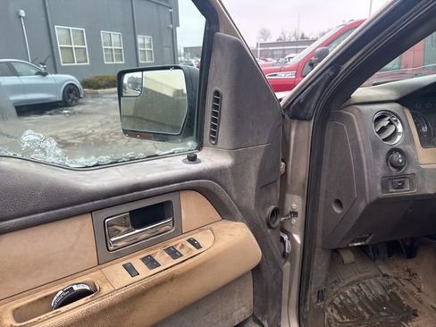 Used 2011 Ford F150 XLT w/ XLT Chrome Pkg image 18