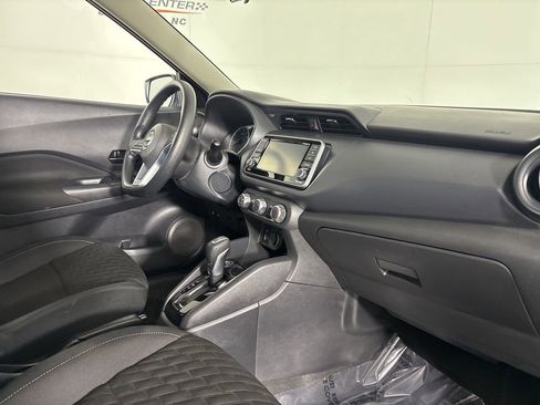 Used 2022 Nissan Kicks S image 27