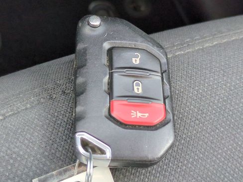 Used 2019 Jeep Wrangler Unlimited Sport S image 27