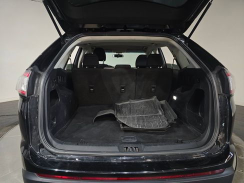 Used 2017 Ford Edge SE image 30