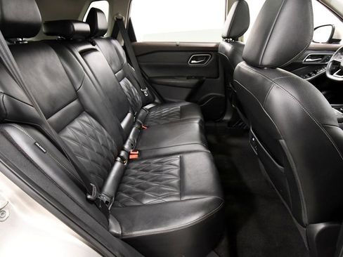 Used 2021 Nissan Rogue Platinum image 19