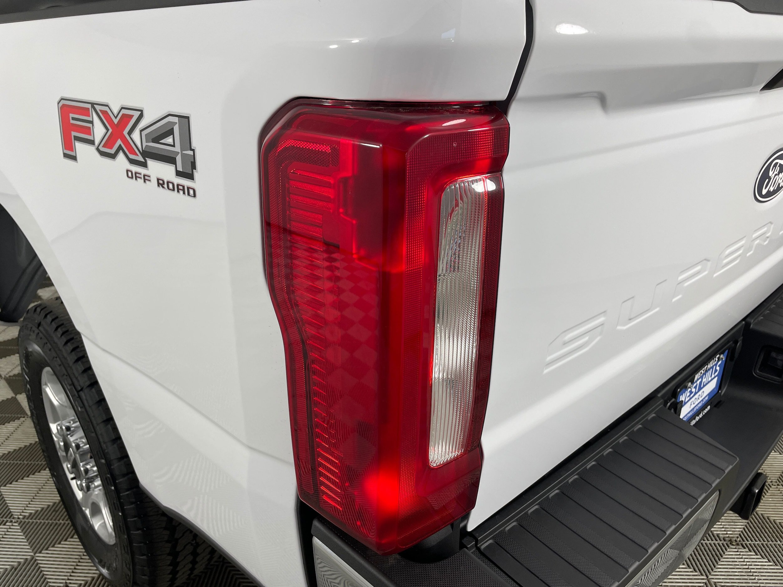 New 2027 Ford F250 XLT w/ FX4 Off-Road Package AWD/4WD image 14