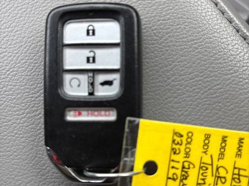 Used 2017 Honda CR-V Touring image 18