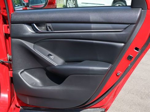 Used 2018 Honda Accord Sport image 14