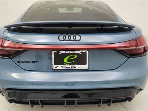 Used 2022 Audi e-tron GT Prestige w/ Prestige Package image 12